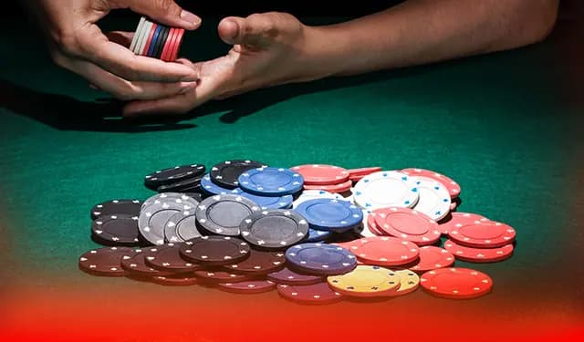 How to Bluff in Online Poker